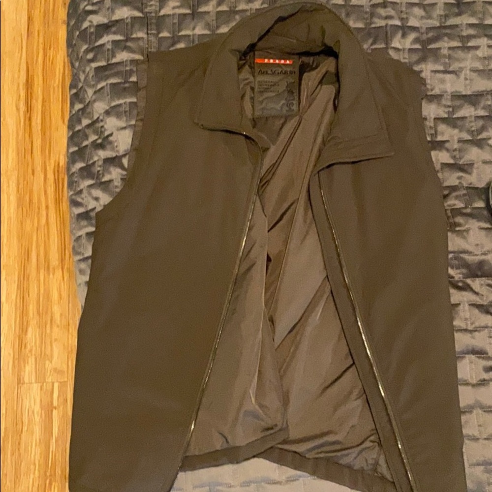 Prada vest